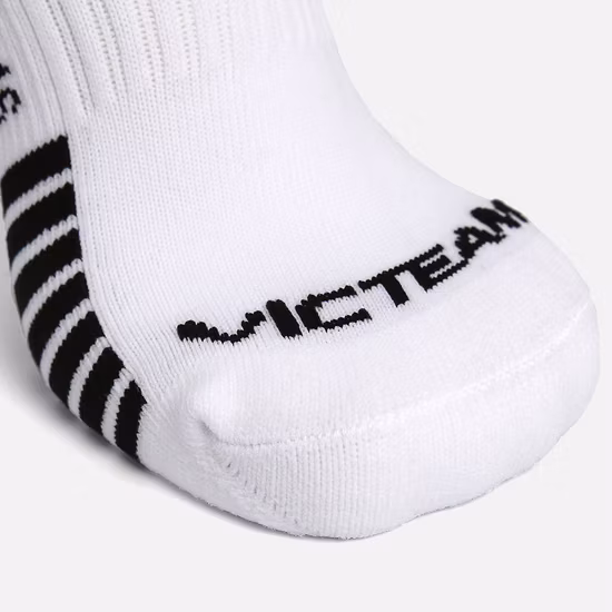 Weiße, gemütliche Overknee-Fußballsocken im neuesten Design